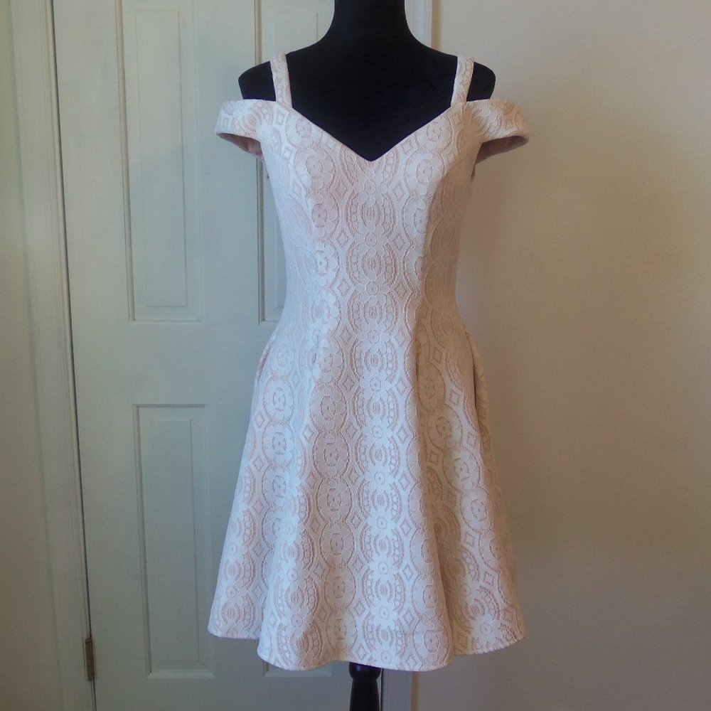 Dave & Johnny Ivory Lace Cocktail Dress sz 3/4